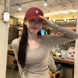 Women's Slim Fit V-Neck Long Sleeve Knit Top - 2025 Winter